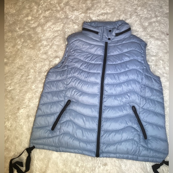 Bernardo blue puffy vest size large - Picture 9 of 11